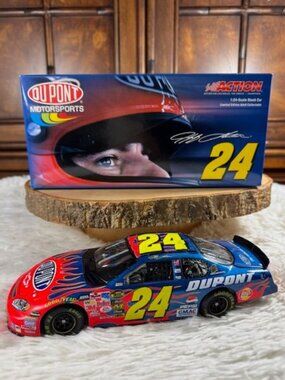 Vintage #24 DuPont 2005 Monte Carlo 1:24 Scale Stock Car
